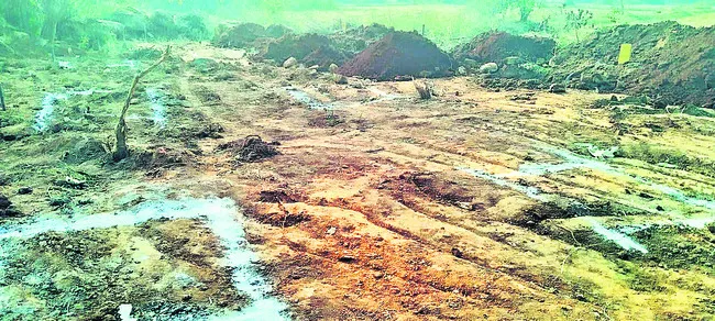 కన్ను పడిందా.. స్థలం గోవిందా! 