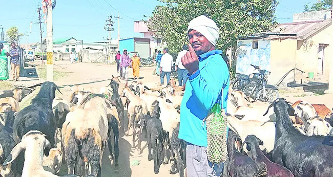 తొలి పోరు ముగిసింది