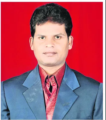 రోడ్డు ప్రమాదంలో  పాత్రికేయుడు మృతి 