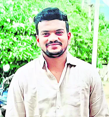 బైక్‌ అదుపు తప్పి  యువకుడి మృతి