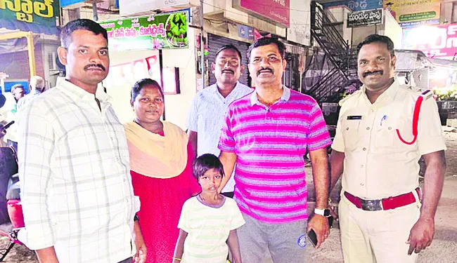 తప్పిపోయిన బాలిక పోలీసు రక్షణలో 