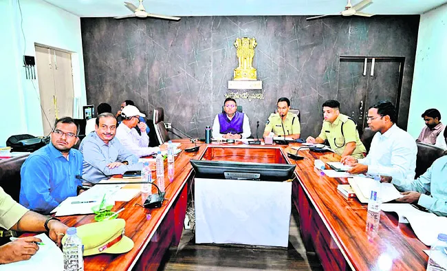 మైనర్లు వాహనాలు నడిపితే వాహన యజమాని లైసెన్సు రద్దు 