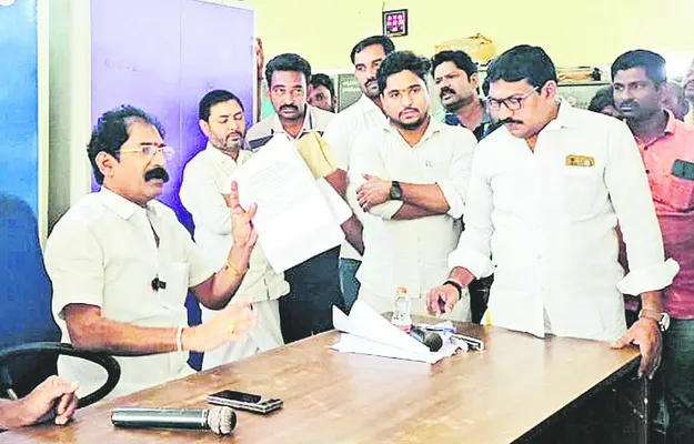 వాడపల్లి క్షేత్రంలో టెండర్లు 