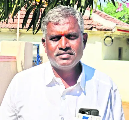 పటేల్‌గూడెంలో 4 ఓట్ల తేడాతో గెలుపు