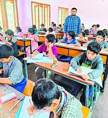 నవోదయ– 2026 మోడల్‌ ఎంట్రెన్స్‌ టెస్ట్‌కు విశేష స్పందన