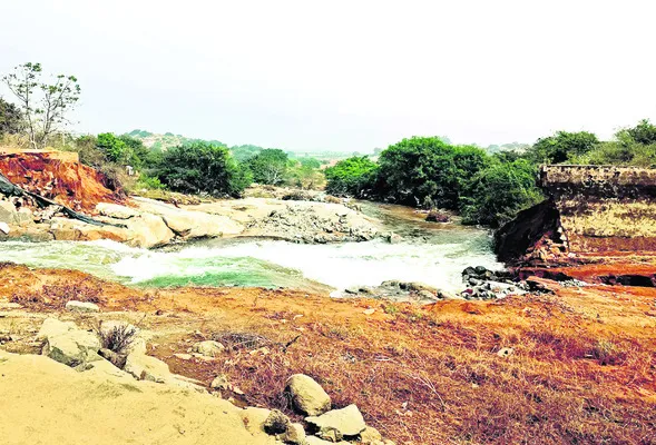 49 చెరువులకు నీటి సరఫరా లేనట్టే?