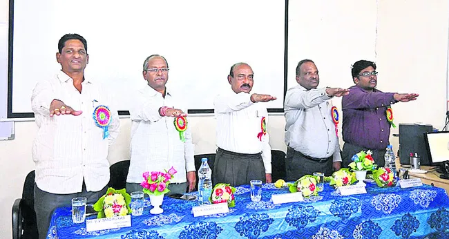 రక్షణ చర్యలతోనే ప్రమాదాల నివారణ