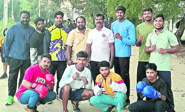 బాక్సింగ్‌ పోటీల్లో సిక్కోలు పంచ్‌ 