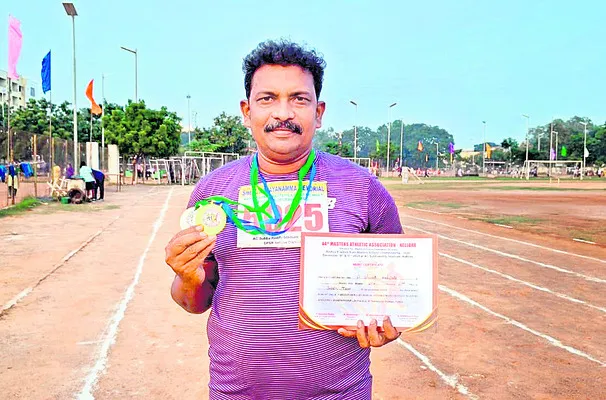 జాతీయస్థాయి మాస్టర్స్‌ అథ్లెటిక్స్‌ పోటీలకు గునపాడు పీడ