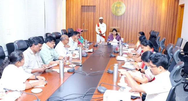 సకాలంలో పరిహారం అందించాలి