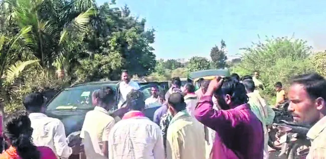 జుక్కల్‌ ఎమ్మెల్యేకు నిరసన సెగ