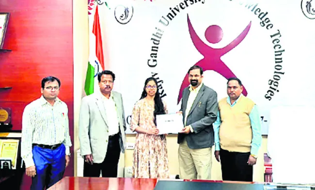 వైజ్ఞానిక ప్రదర్శనకు ఆర్జీయూకేటీ విద్యార్థిని