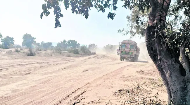 ఇసుక రవాణాకు హైకోర్టు బ్రేక్‌ 