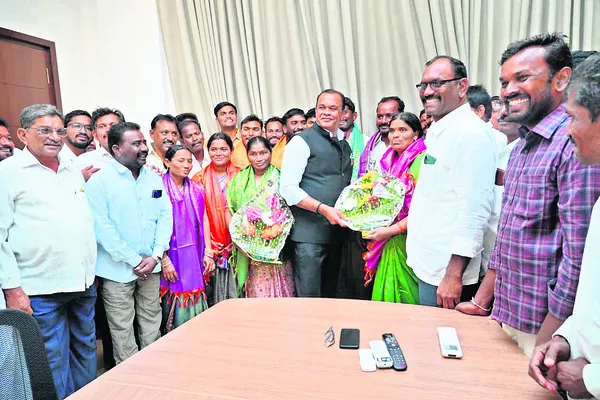 అభివృద్ధికి పాటుపడాలి