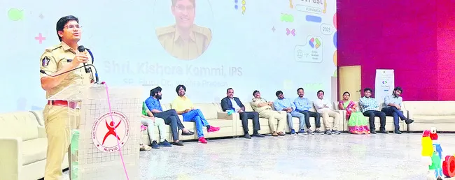 క్రమశిక్షణతో ముందుకు సాగాలి 