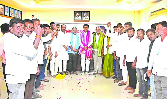 యాలాల అభివృద్ధికి సహకారం 