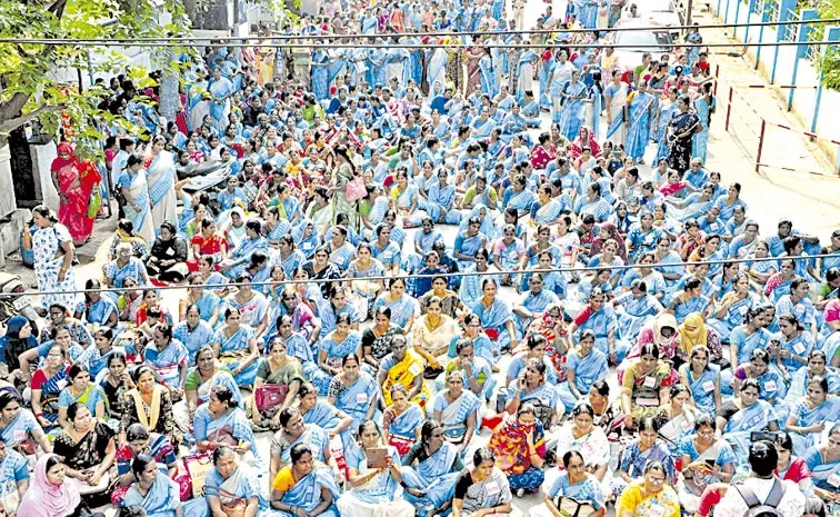 కదంతొక్కిన అంగన్‌వాడీలు