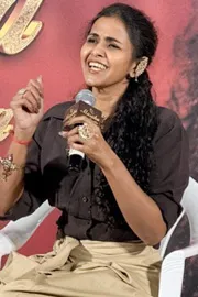 Singer Smitha About Quit Acting Career3