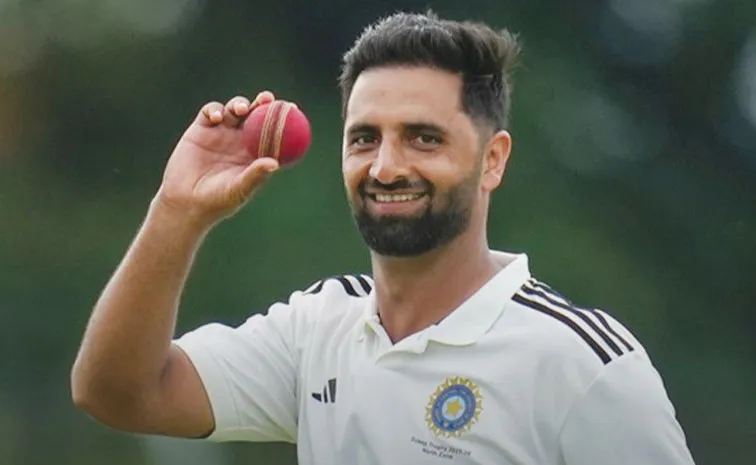 IPL 2026: కళ్లన్నీ ఈ ఐదుగురు అన్‌క్యాప్డ్‌ బౌలర్ల మీదే!