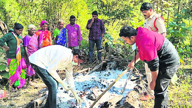 వీడని మూఢనమ్మకాలు..!