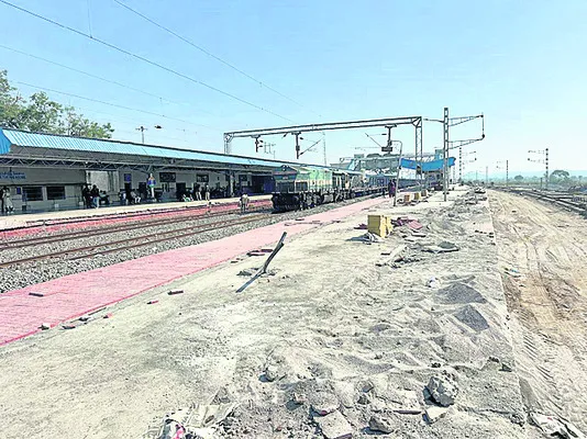 నత్తనడకన రైల్వే ఆధునికీకరణ