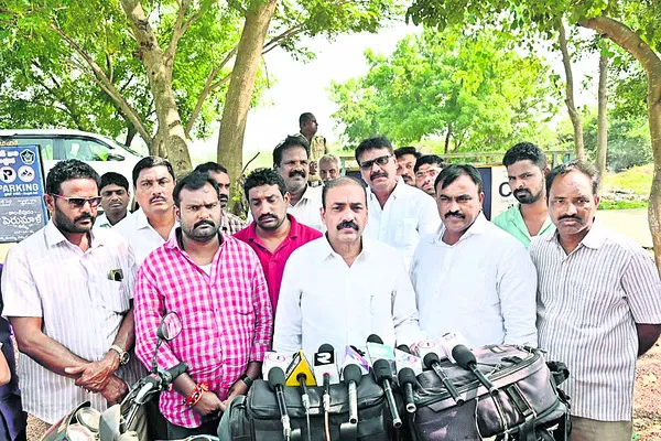 అక్రమ కేసులకు భయపడేది లేదు