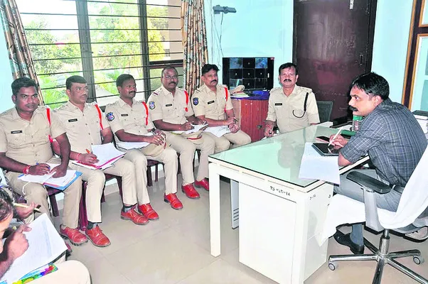 నక్సల్స్‌ ప్రభావిత ప్రాంతాల్లో పటిష్ట భద్రత