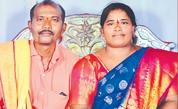 భార్యకు ఉరివేసి.. ఆత్మహత్య