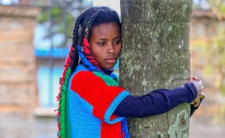 Kenyan woman hugs tree for 72 hours breaks own record 