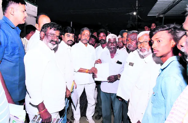 ఇంటింటా సంతకం.. ఊరూరా ఉద్యమం