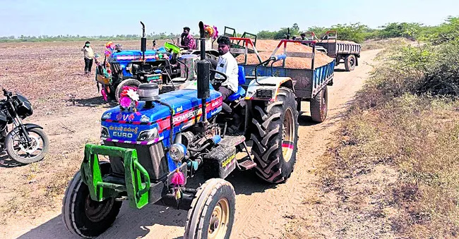 టీడీపీ నేతలు.. ఇసు‘కాసు’రులు