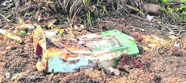 రెండు మోటారు సైకిళ్ల చోరీ 