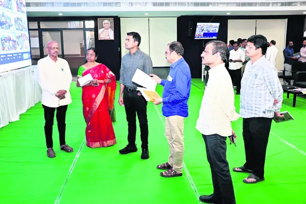 క్షణక్షణం అప్రమత్తంగా..