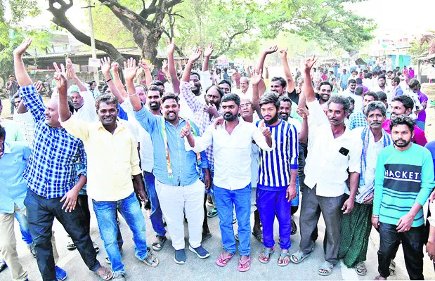 చేయి ఎత్తిన పల్లెలు!