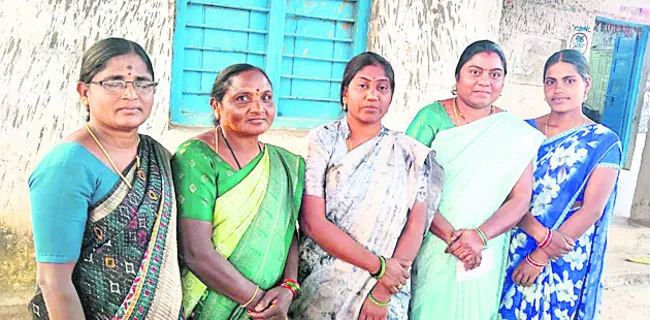 శ్రీరాంనగర్‌లో మహిళా పాలకవర్గమే..
