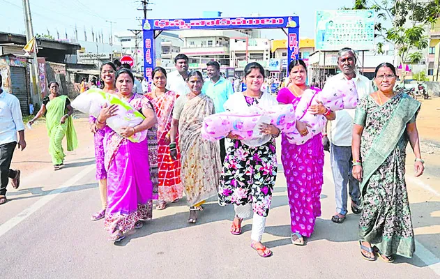 ఊరు.. ఓటుకు..కదిలారు