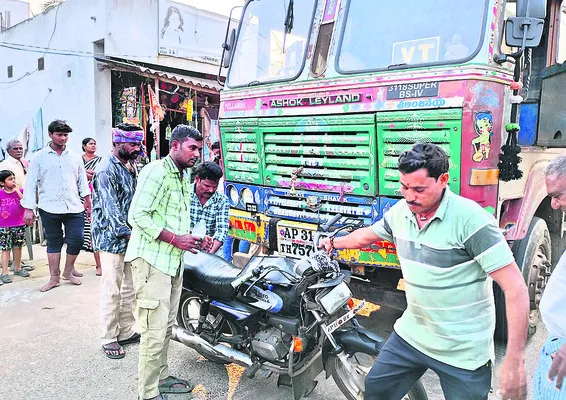 త్రుటిలో తప్పిన పెనుప్రమాదం