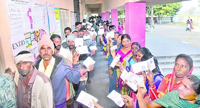 ఊళ్లు.. ఓటెత్తాయ్‌.. 