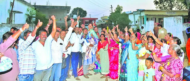 లోకల్‌ ఫైట్‌..గులాబీ హిట్‌ 