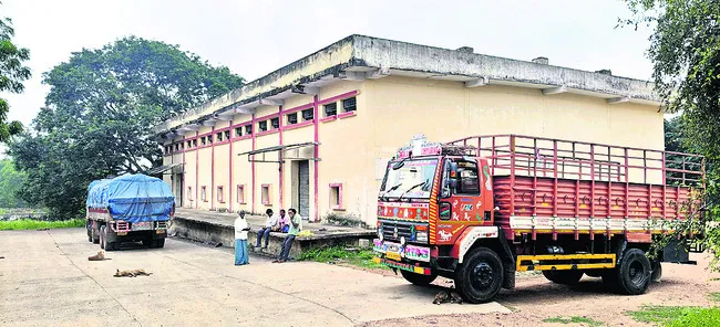 దందా లోగుట్టు.. పెరుమాళ్లకెరుక 