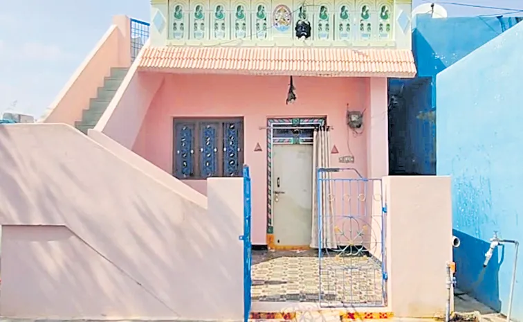 వాళ్ల మొహం కూడా చూడం.. ఊళ్లోనే ఉండం!