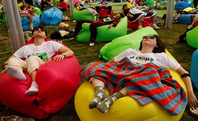 Travel: Nap Cafes Reveal Just How Little Sleep South Koreans