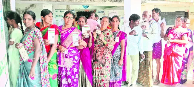 పల్లెలు పోటెత్తాయి!