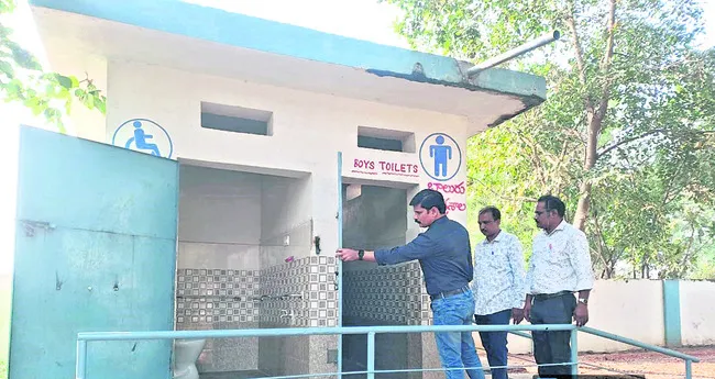 పాఠశాలల రేటింగ్‌పై రాష్ట్ర బృందం పరిశీలన