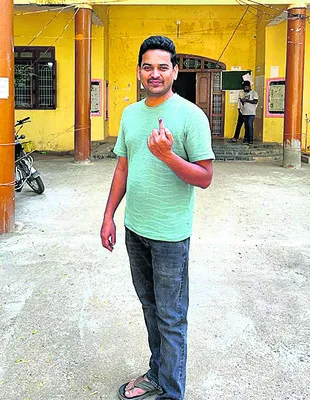 పోస్టల్‌ బ్యాలెట్‌కు ఆసక్తి చూపని ఉద్యోగులు