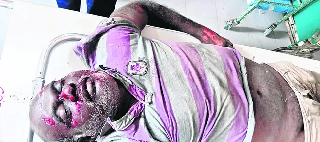 మందుపాతర పేలి  ఇద్దరు జవాన్లకు తీవ్రగాయాలు
