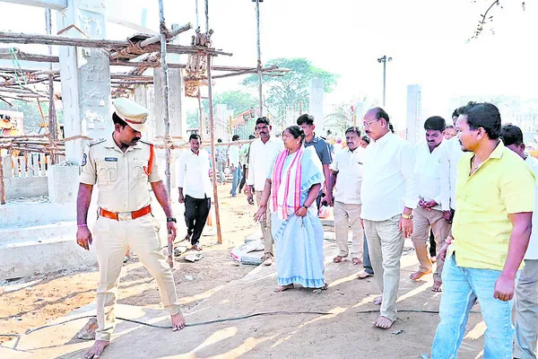 గడువులోగా పనులు పూర్తిచేయాలి