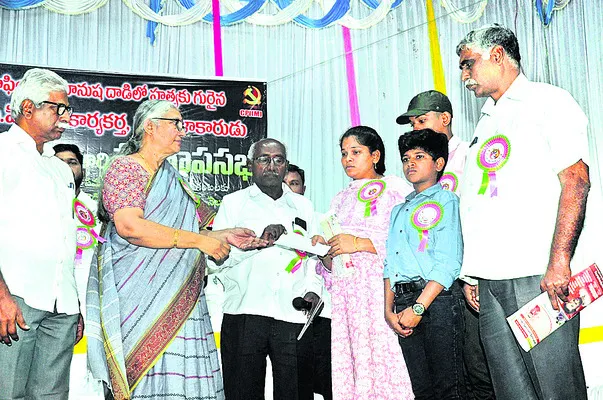 గంజాయి మాఫియాకు నేతల సాయం