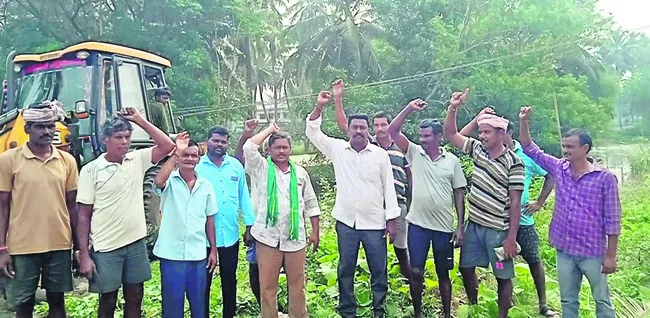 నత్తాలోవ డ్రైన్‌ వెంటనే తవ్వాలి 
