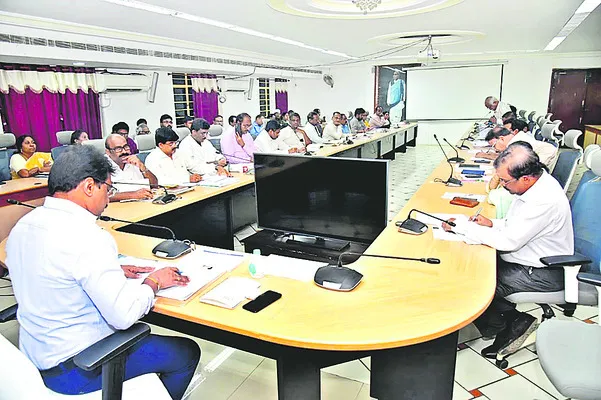 జిల్లా ప్రగతి నివేదికలు సిద్ధం చేయాలి 